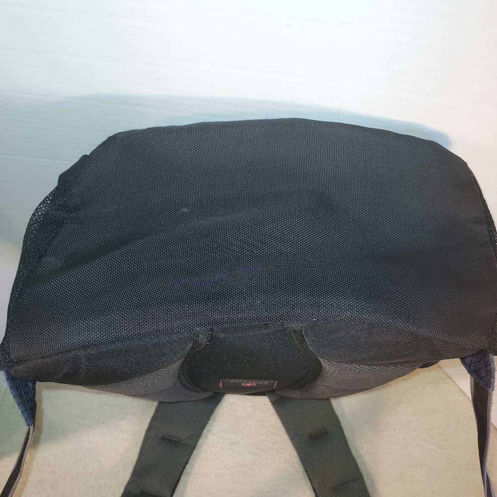 Swiss+Gear by Wenger Colbalt 16" Laptop Backpack - Picture 8 of 10
